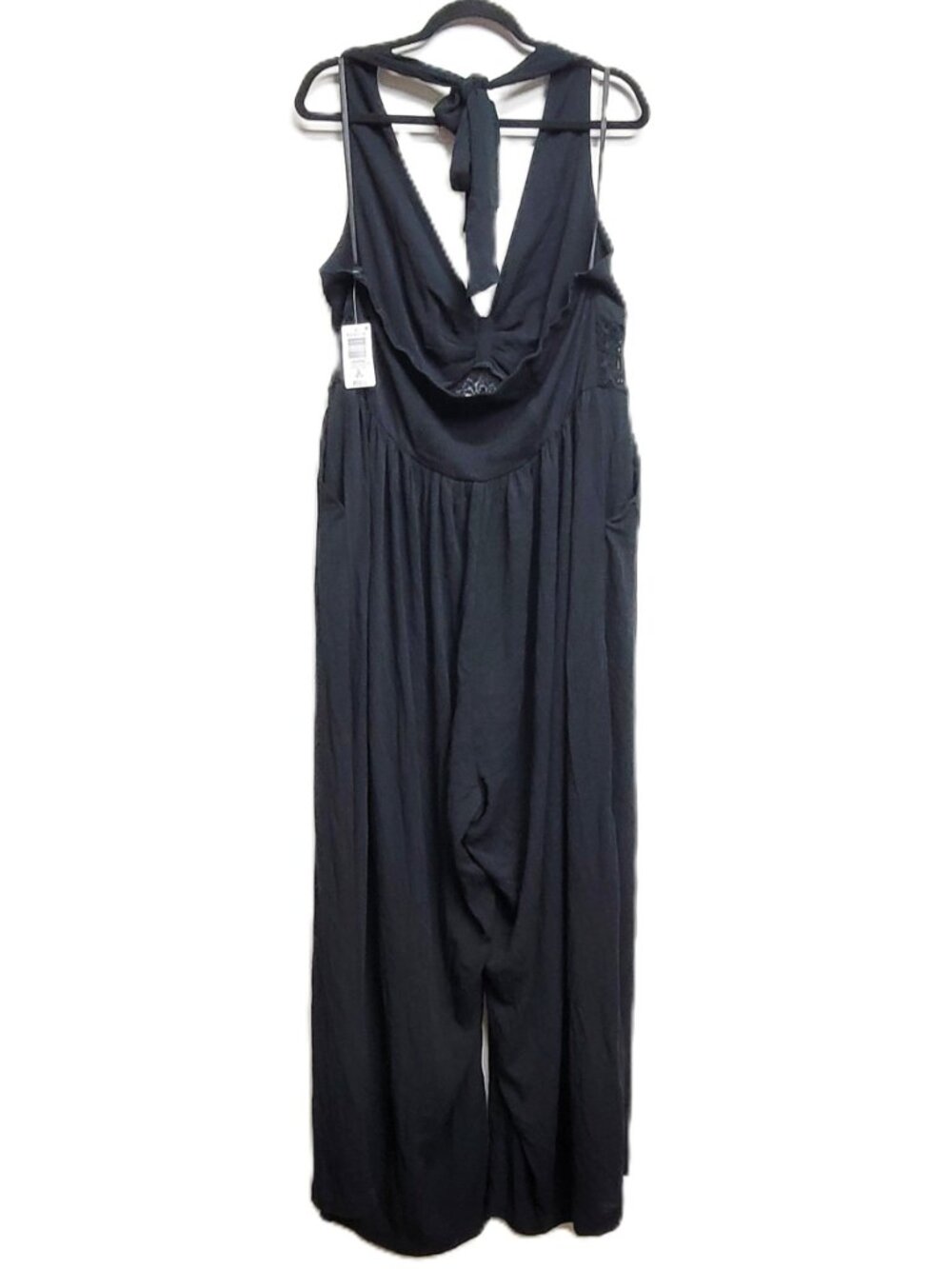 NWT Torrid 2 Festi Black Halter Jumpsuit with Lace Detail 2X 18 20 - Picture 8 of 11